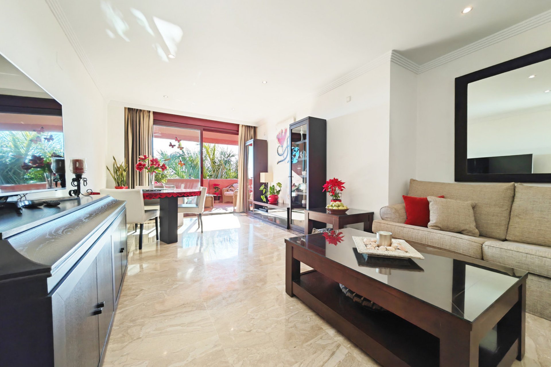 Resale - Apartment - Middle Floor Apartment - Estepona - Estepona Centro