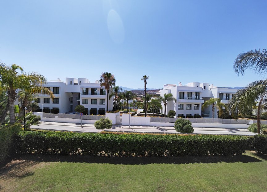 Resale - Apartment - Middle Floor Apartment - Estepona - Estepona Centro