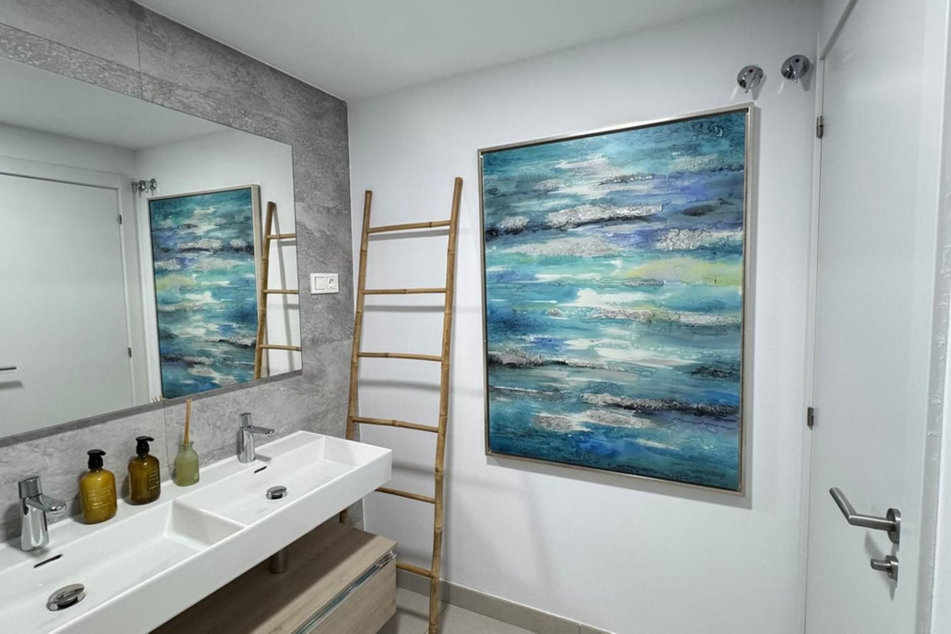 Resale - Apartment - Middle Floor Apartment - Estepona - Estepona Centro