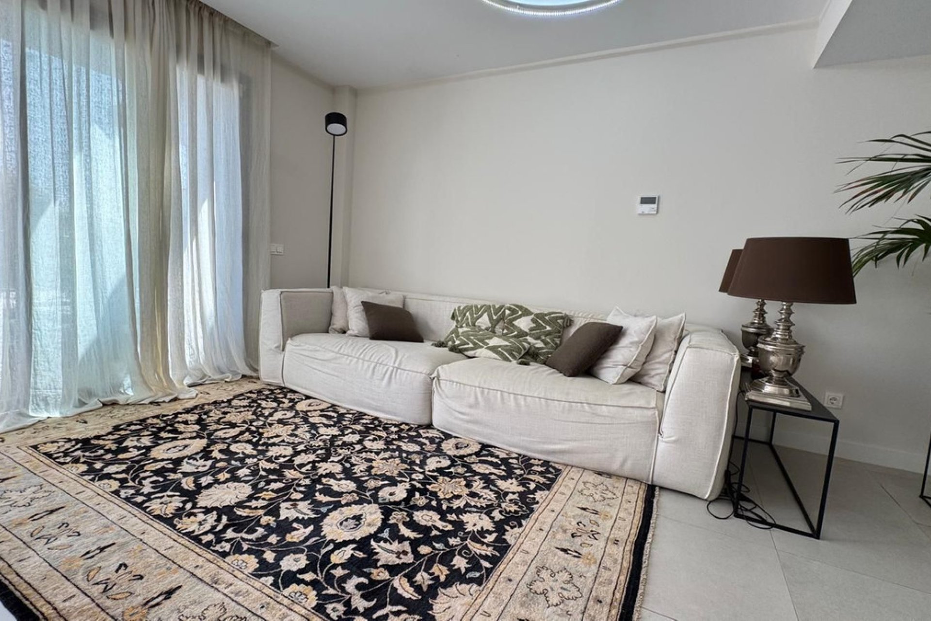 Resale - Apartment - Middle Floor Apartment - Estepona - Estepona Centro