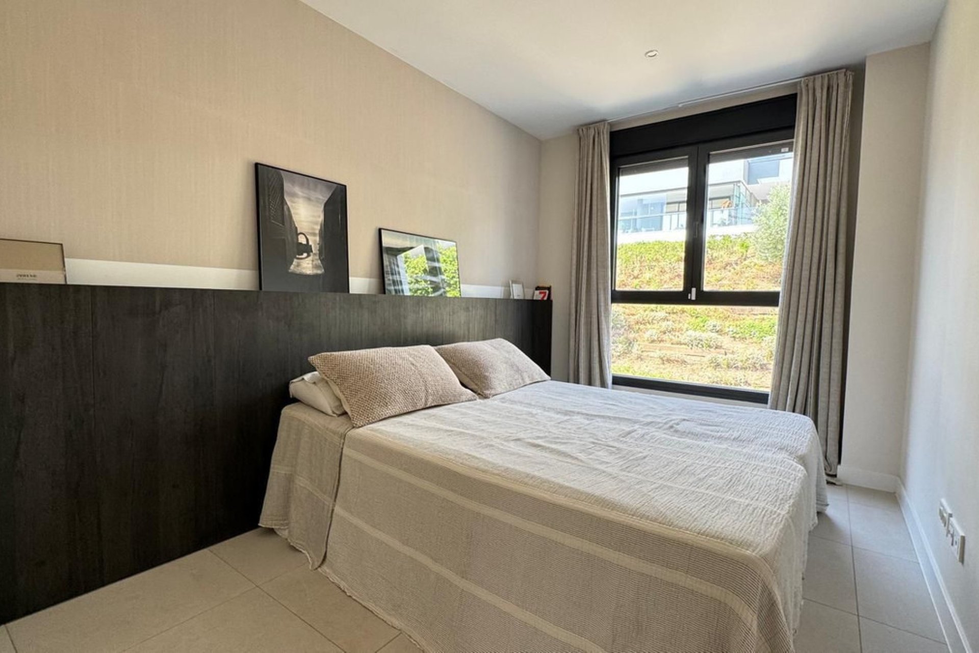 Resale - Apartment - Middle Floor Apartment - Estepona - Estepona Centro