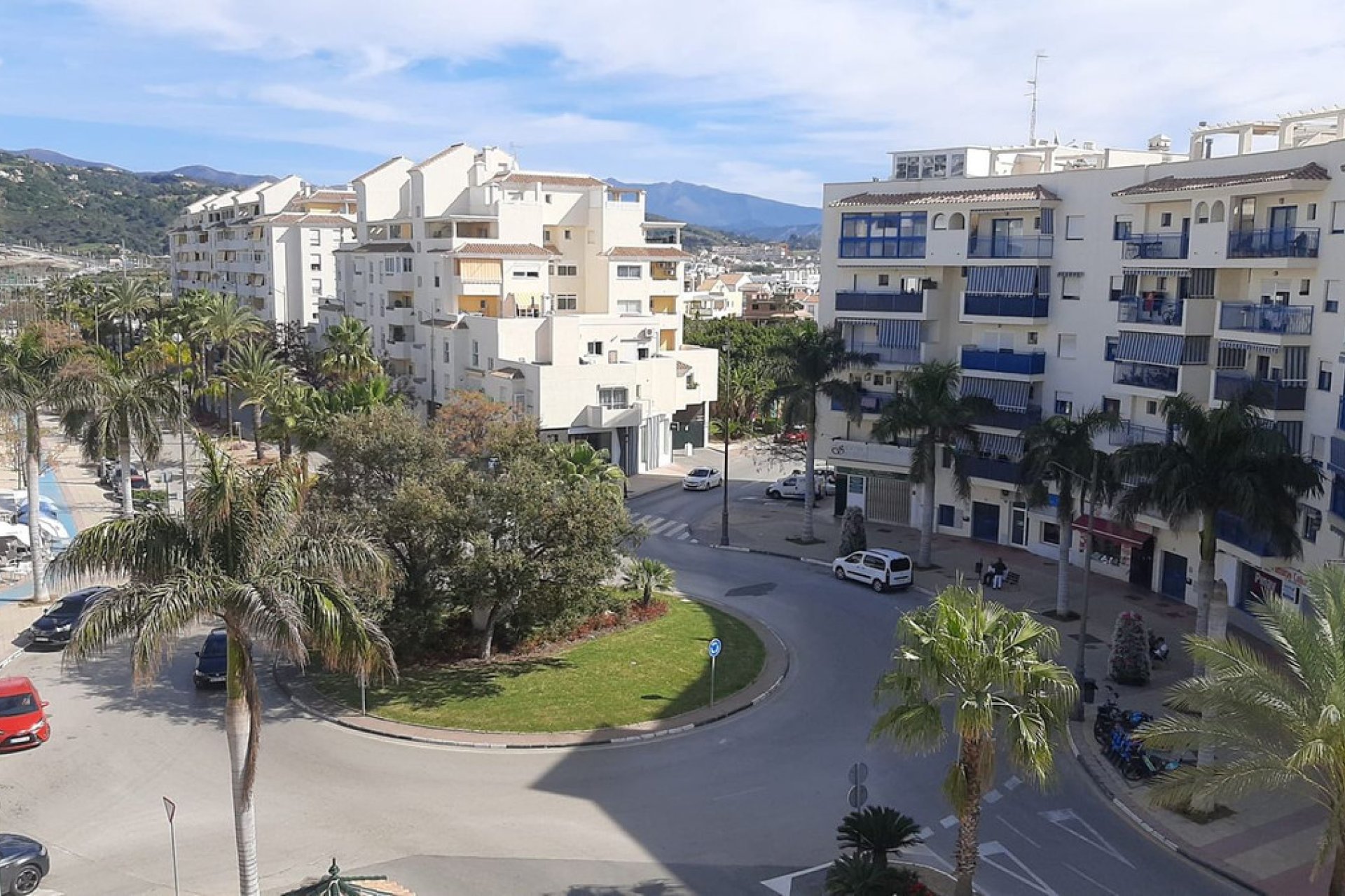 Resale - Apartment - Middle Floor Apartment - Estepona - Estepona Centro
