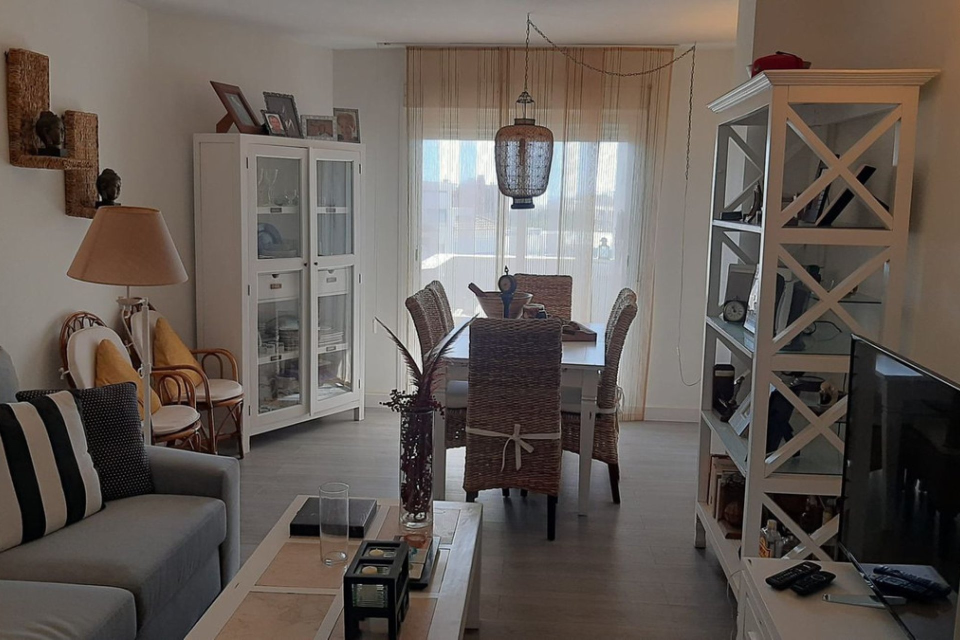 Resale - Apartment - Middle Floor Apartment - Estepona - Estepona Centro