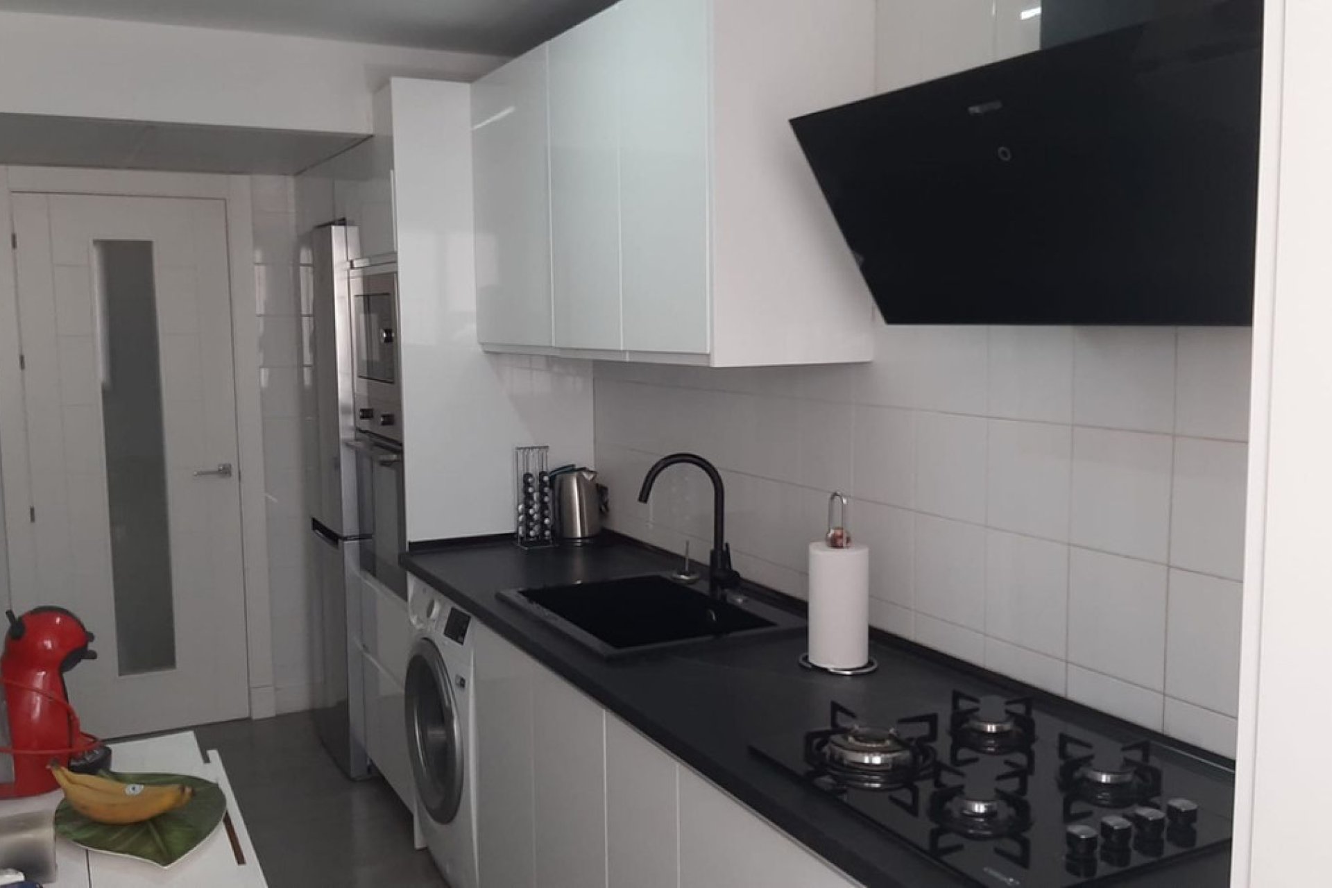 Resale - Apartment - Middle Floor Apartment - Estepona - Estepona Centro