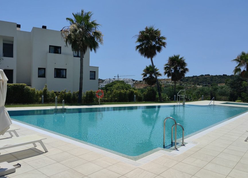 Resale - Apartment - Middle Floor Apartment - Estepona - Estepona Centro