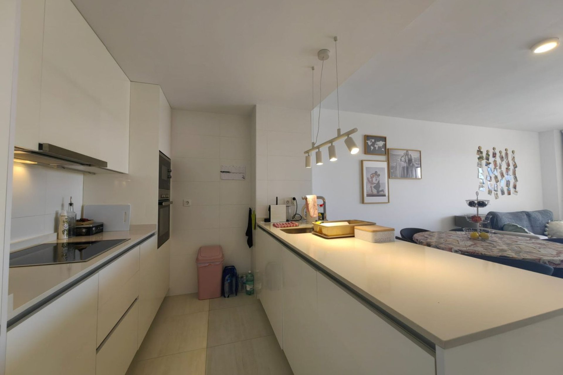 Resale - Apartment - Middle Floor Apartment - Estepona - Estepona Centro