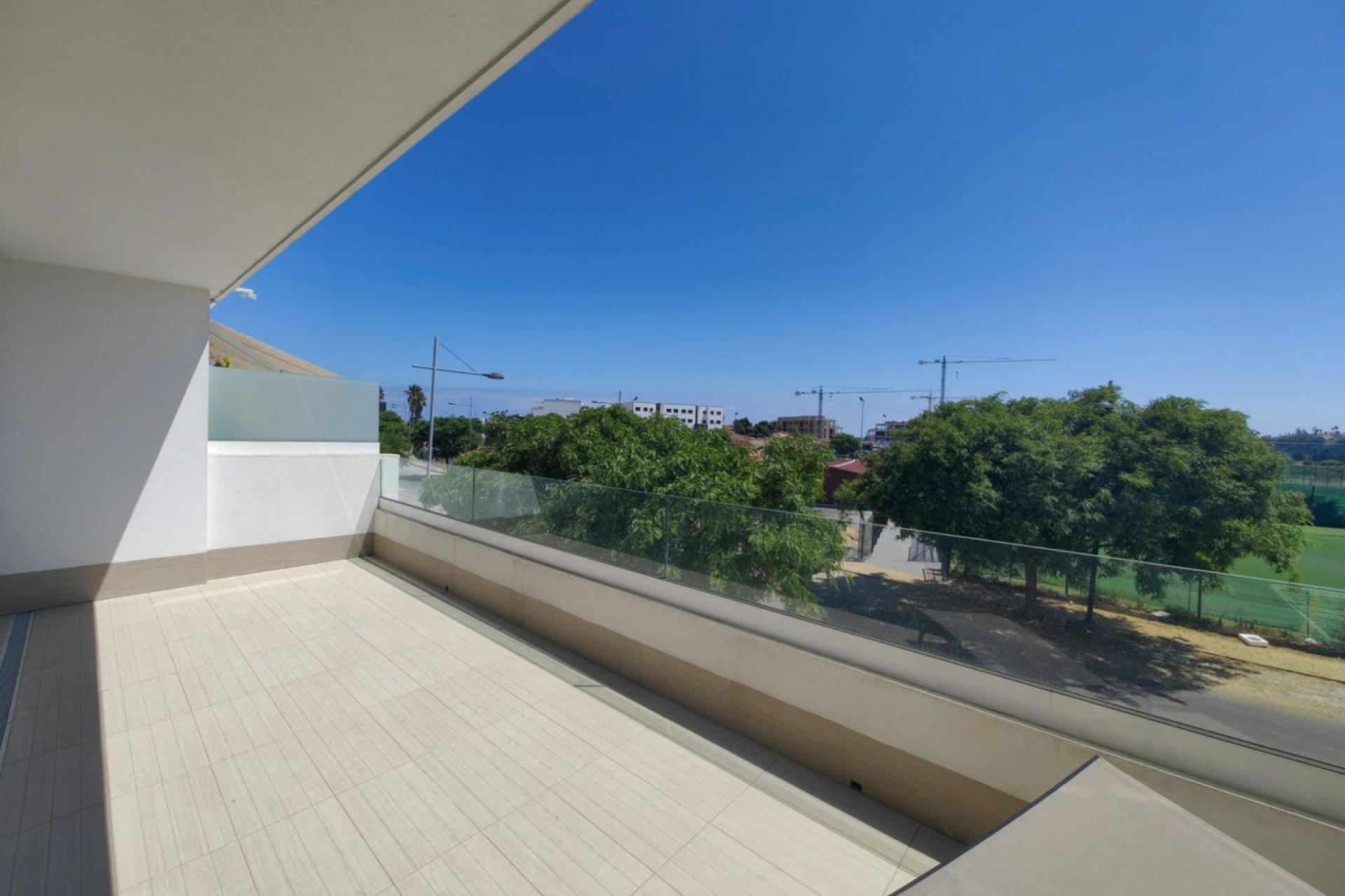 Resale - Apartment - Middle Floor Apartment - Estepona - Estepona Centro