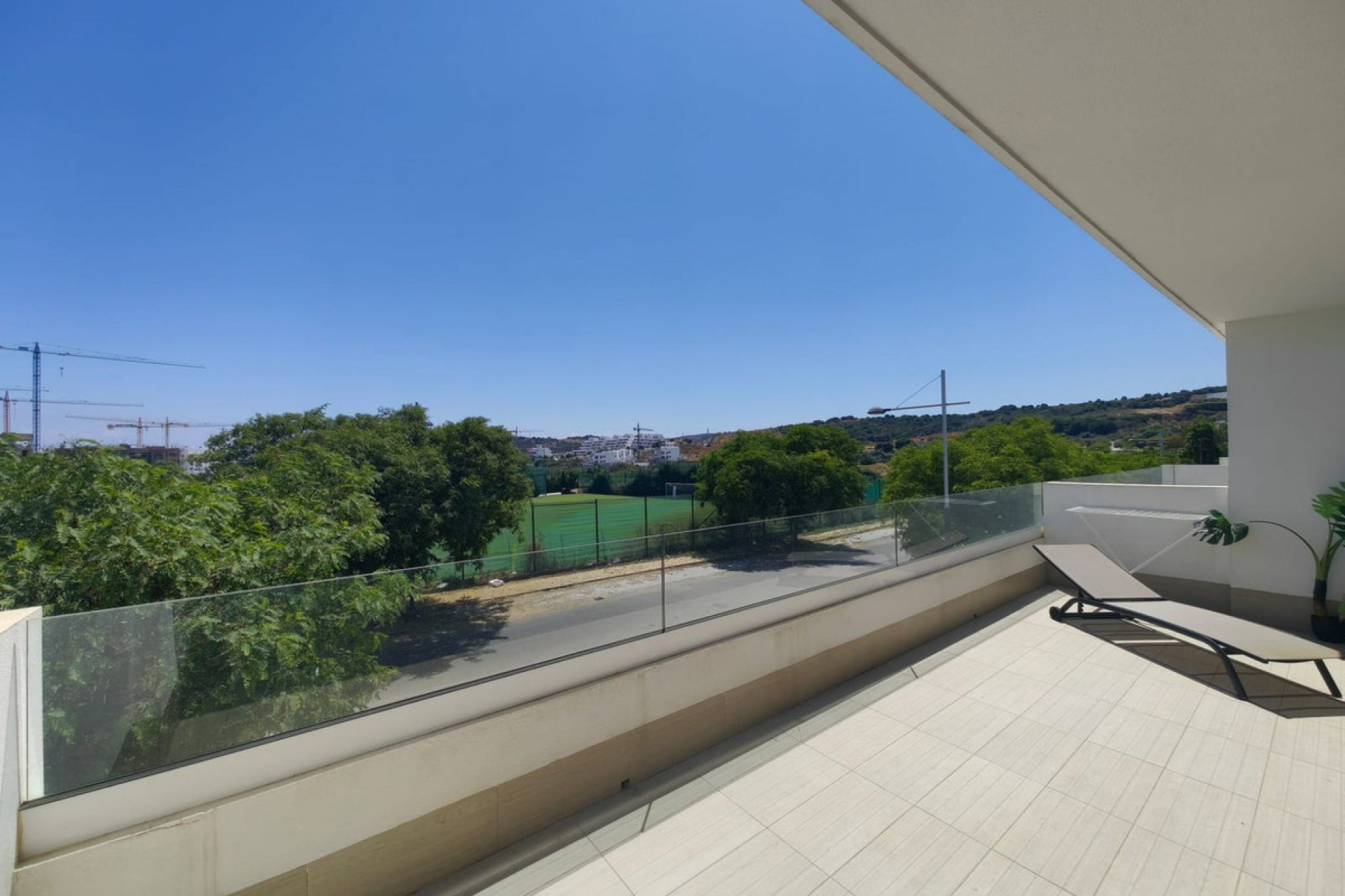 Resale - Apartment - Middle Floor Apartment - Estepona - Estepona Centro