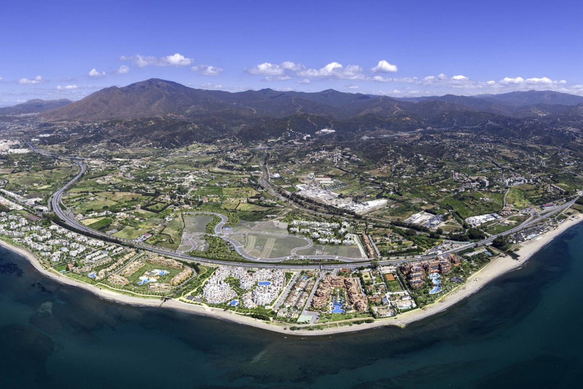 Resale - Apartment - Middle Floor Apartment - Estepona - Estepona Centro