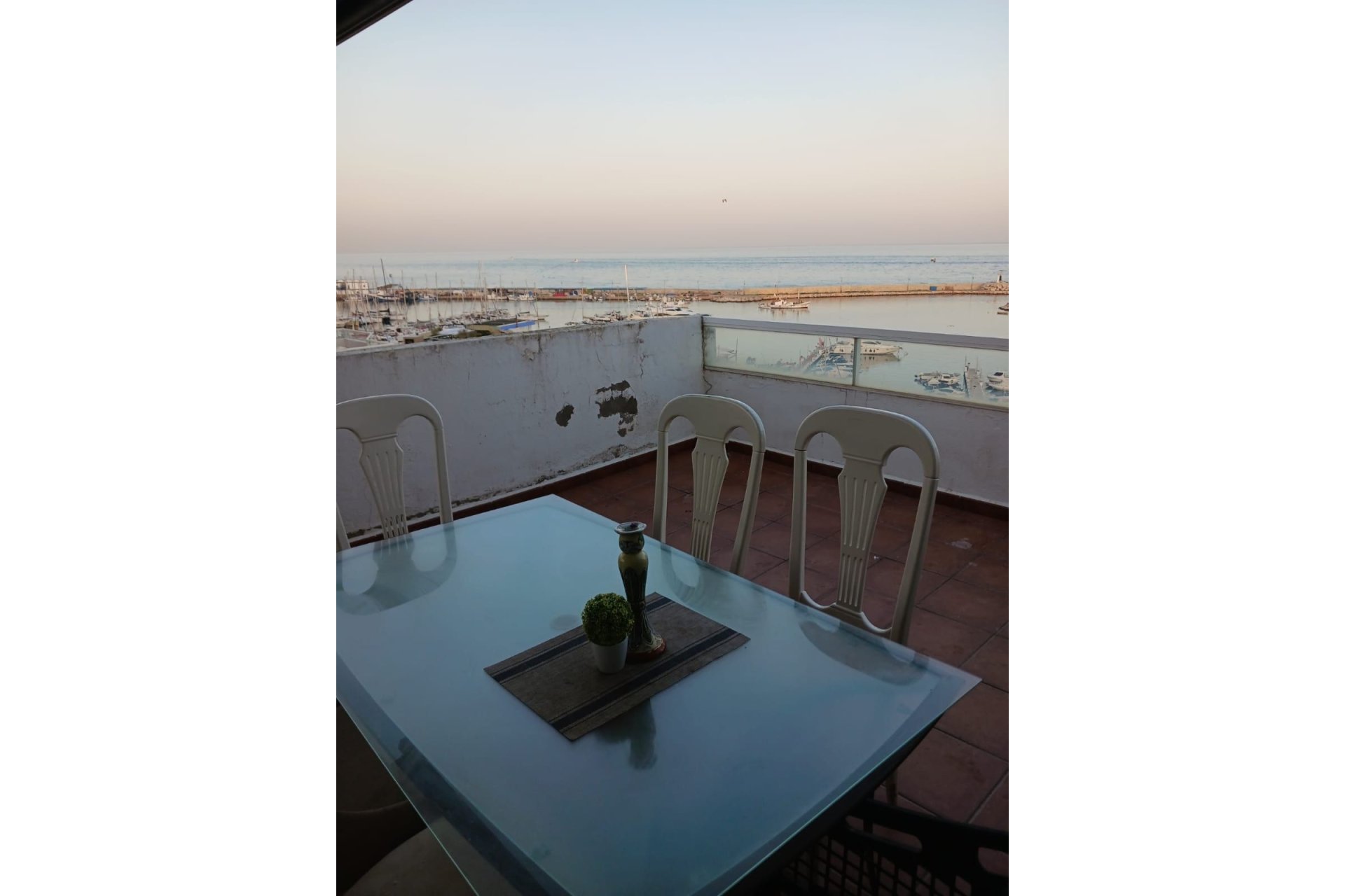 Resale - Apartment - Middle Floor Apartment - Estepona - Estepona Centro