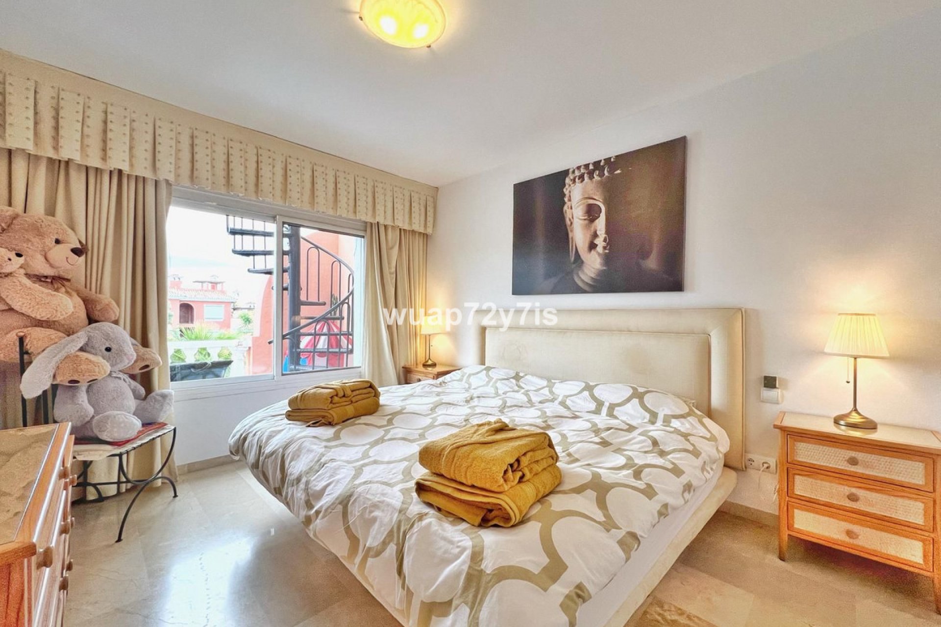 Resale - Apartment - Middle Floor Apartment - Estepona - Estepona Centro