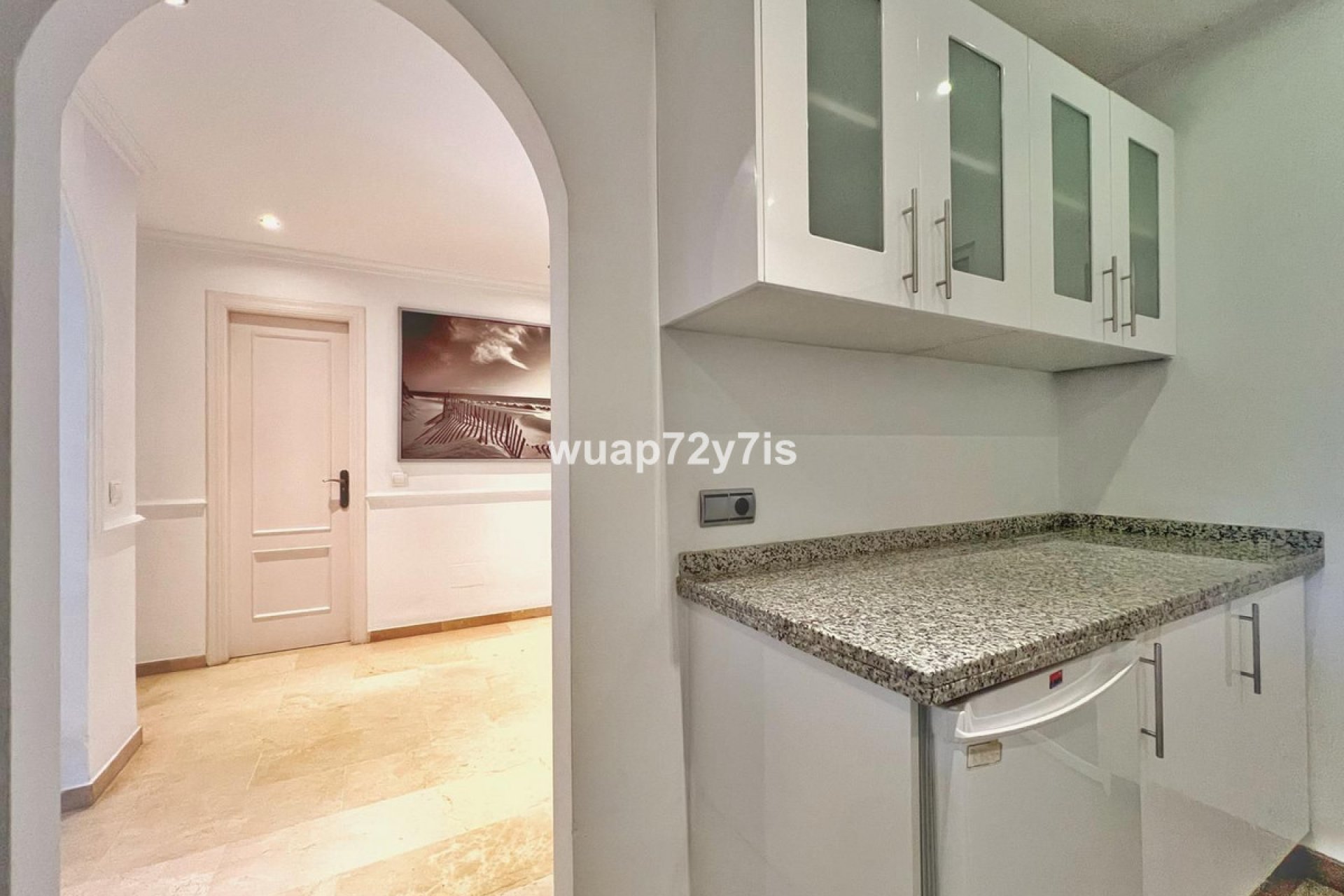 Resale - Apartment - Middle Floor Apartment - Estepona - Estepona Centro