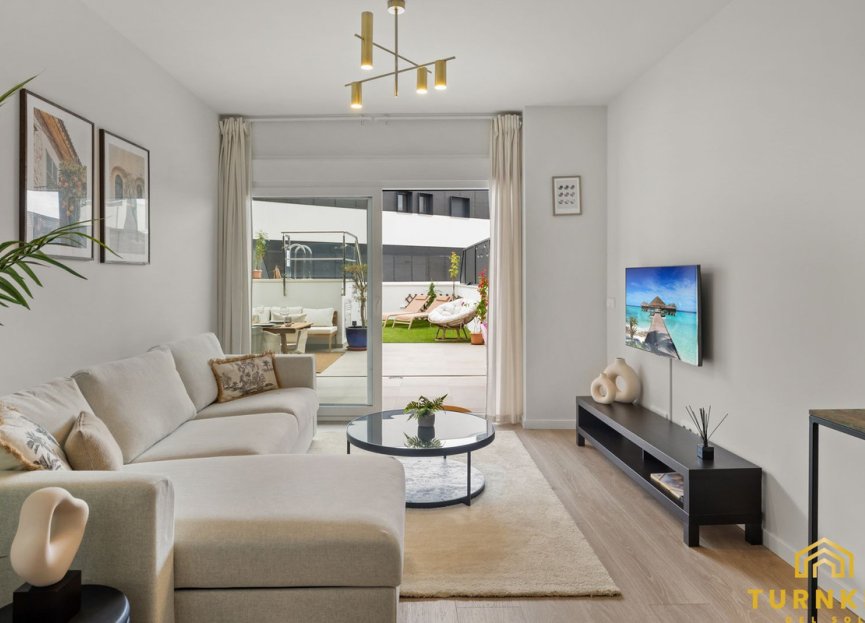 Resale - Apartment - Middle Floor Apartment - Estepona - Estepona Centro