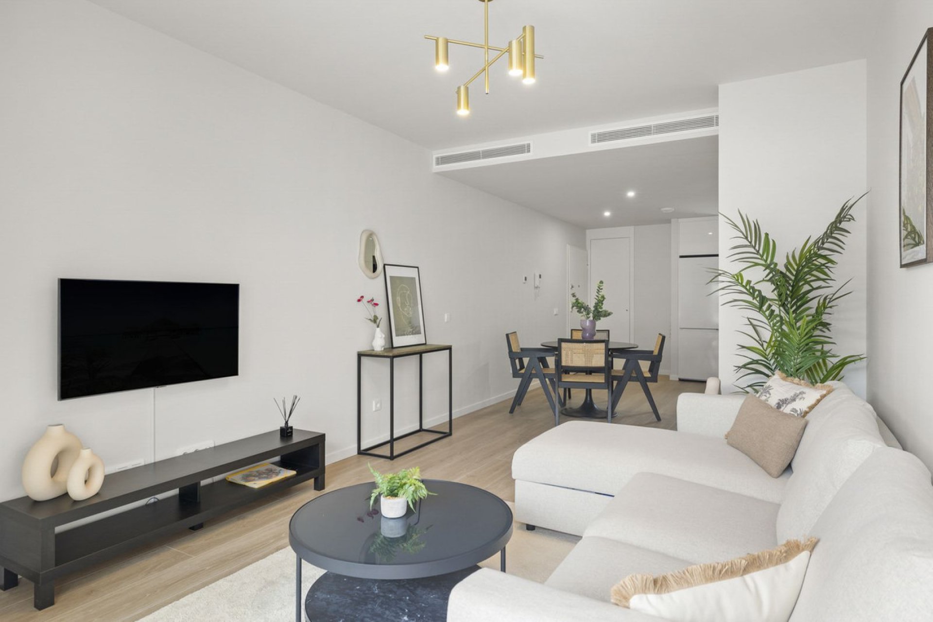 Resale - Apartment - Middle Floor Apartment - Estepona - Estepona Centro