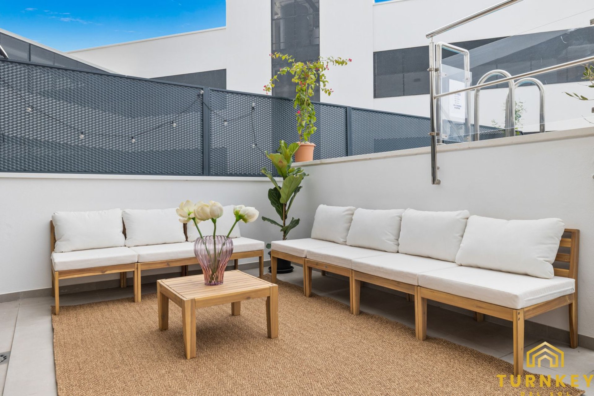 Resale - Apartment - Middle Floor Apartment - Estepona - Estepona Centro