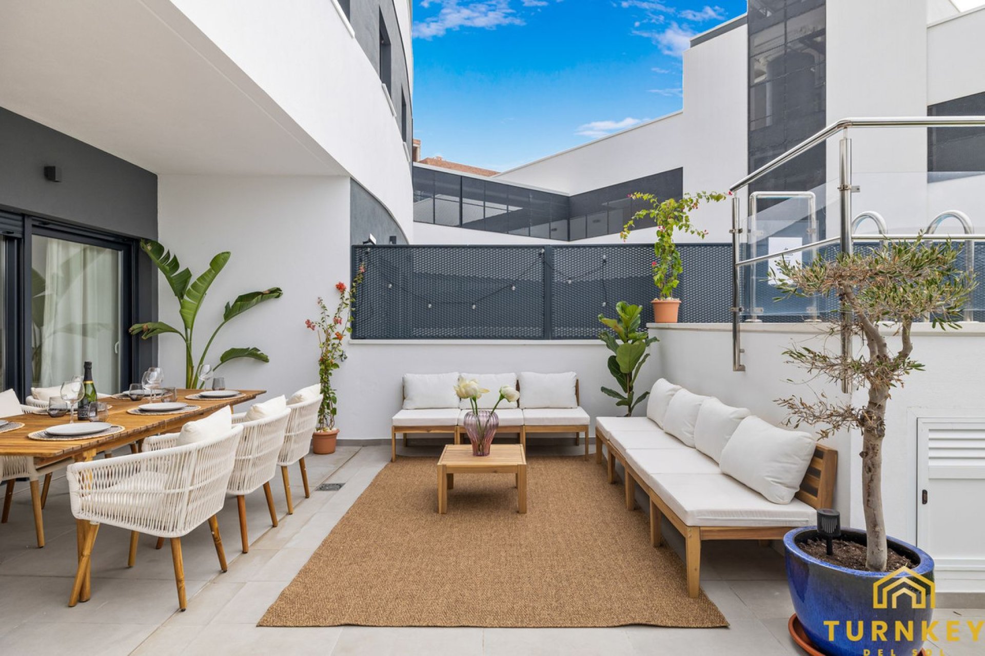 Resale - Apartment - Middle Floor Apartment - Estepona - Estepona Centro