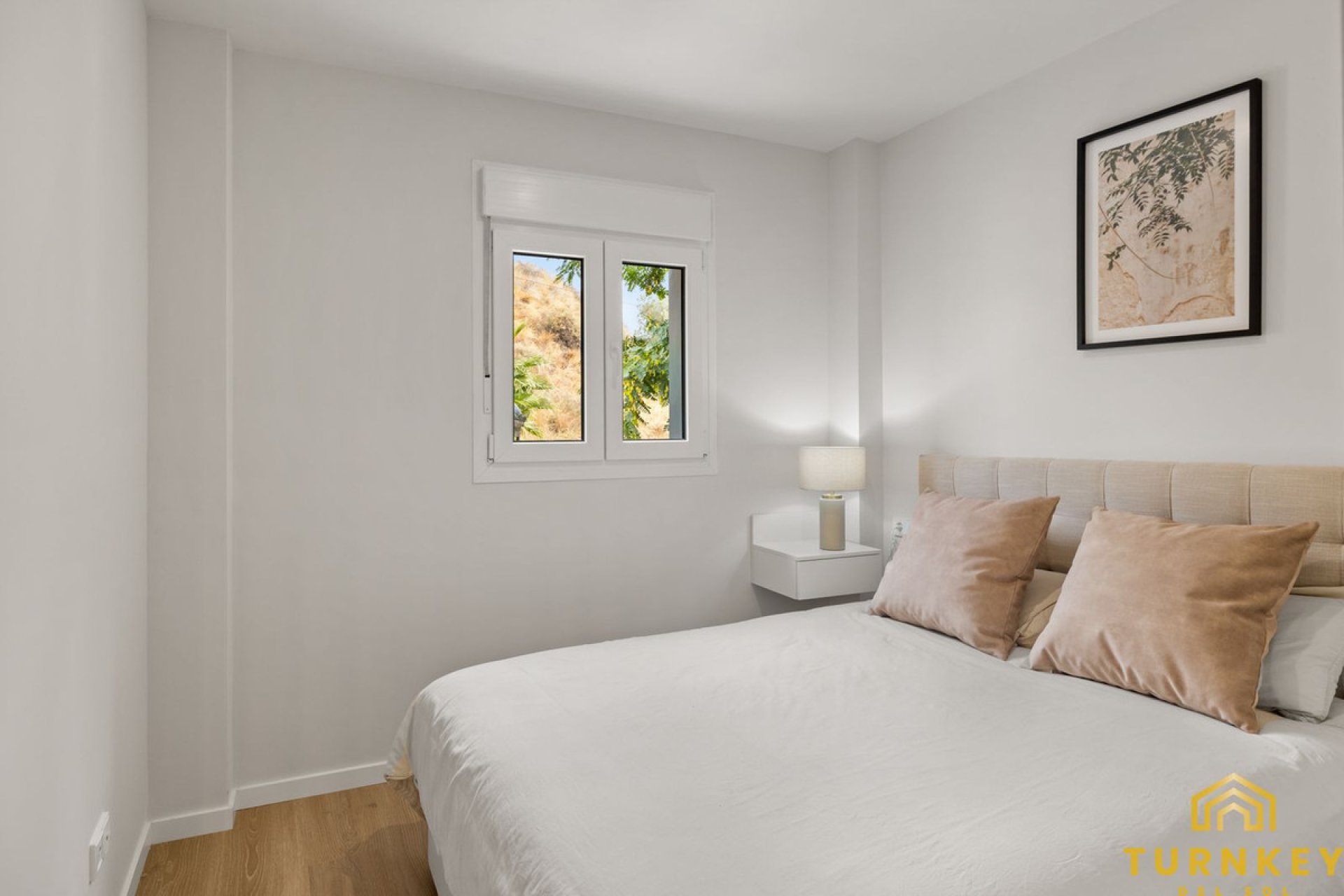 Resale - Apartment - Middle Floor Apartment - Estepona - Estepona Centro