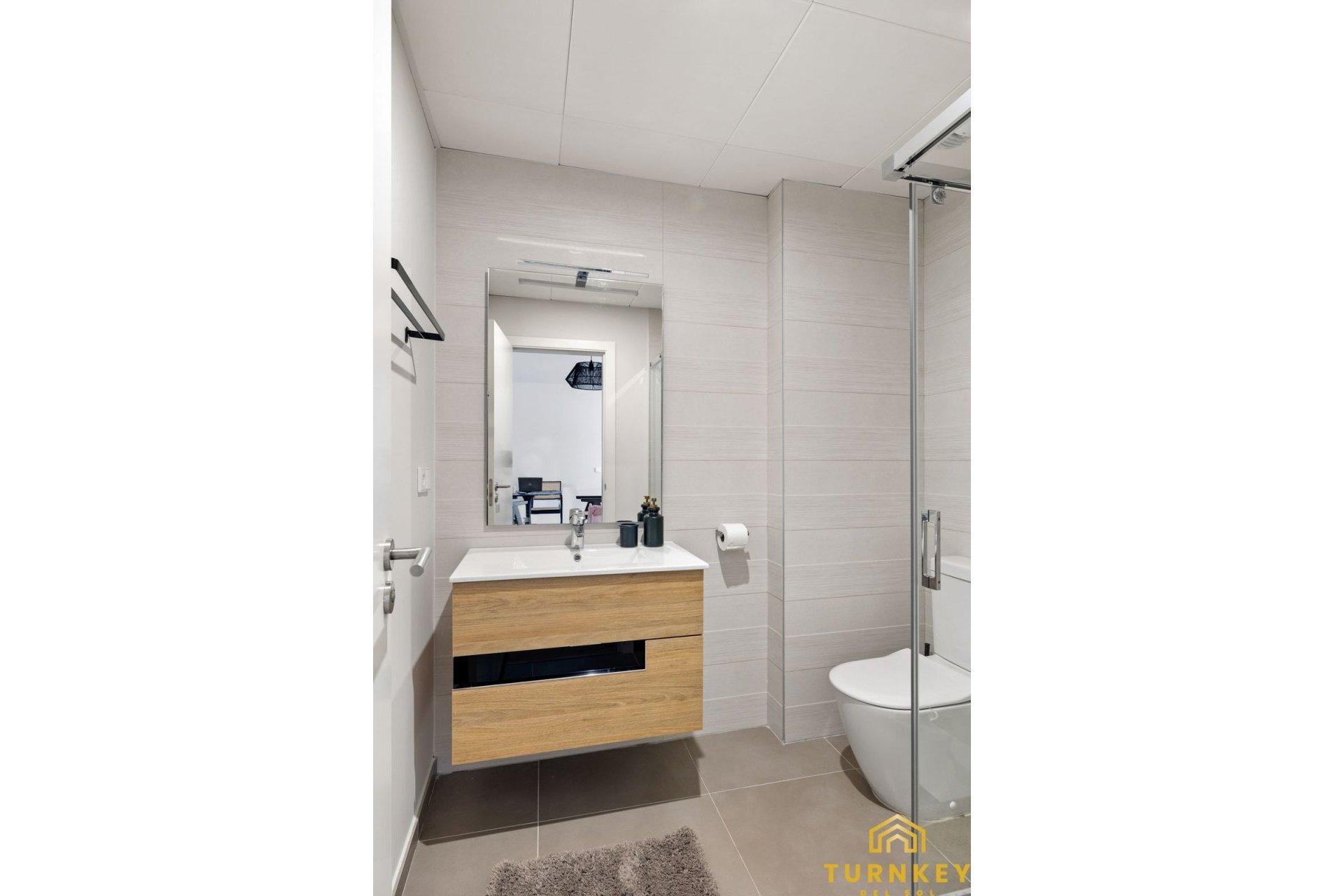 Resale - Apartment - Middle Floor Apartment - Estepona - Estepona Centro