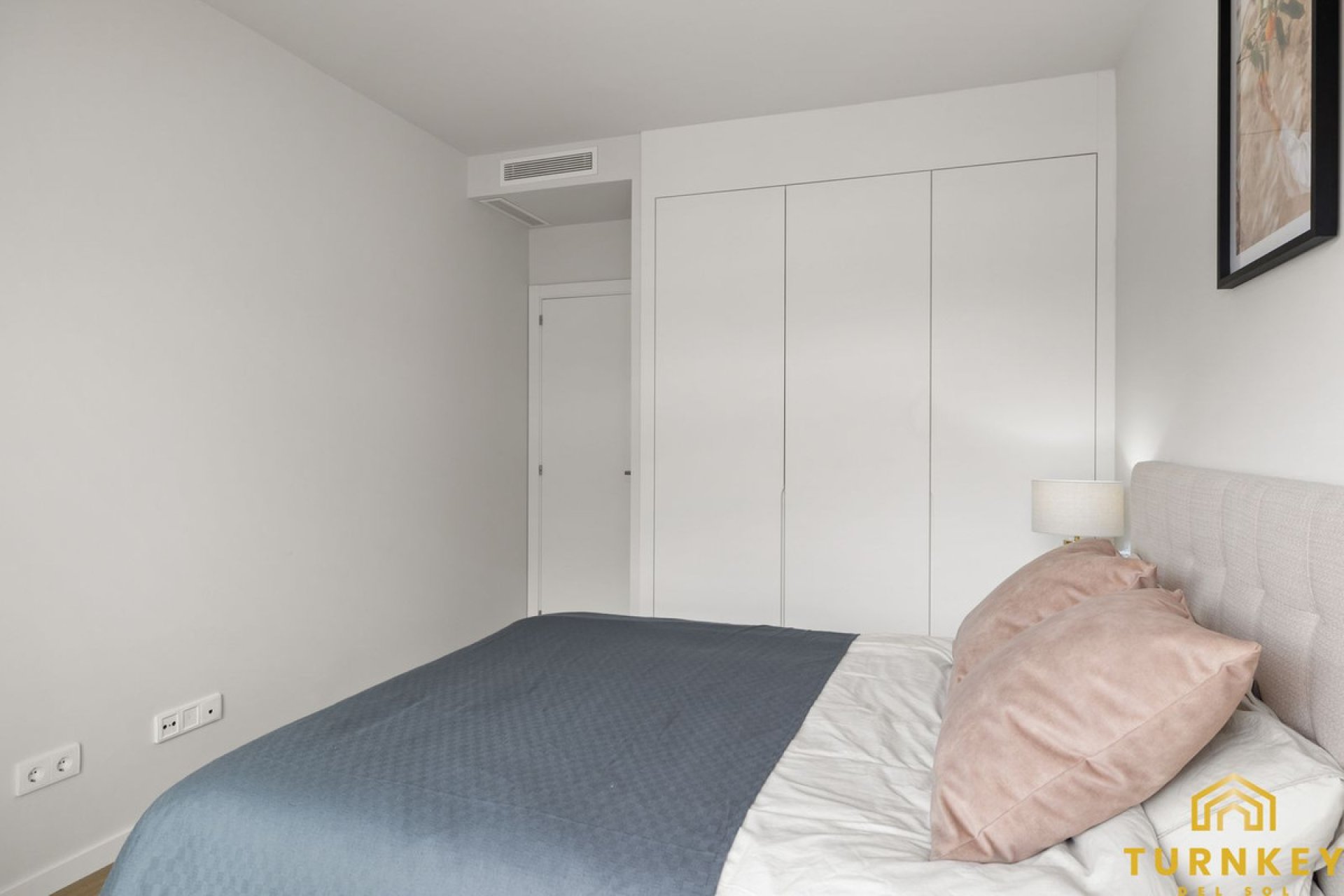 Resale - Apartment - Middle Floor Apartment - Estepona - Estepona Centro