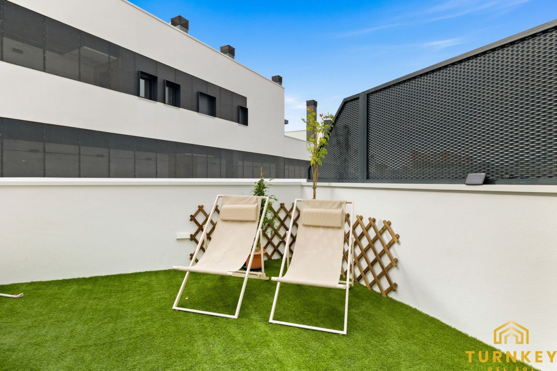 Resale - Apartment - Middle Floor Apartment - Estepona - Estepona Centro