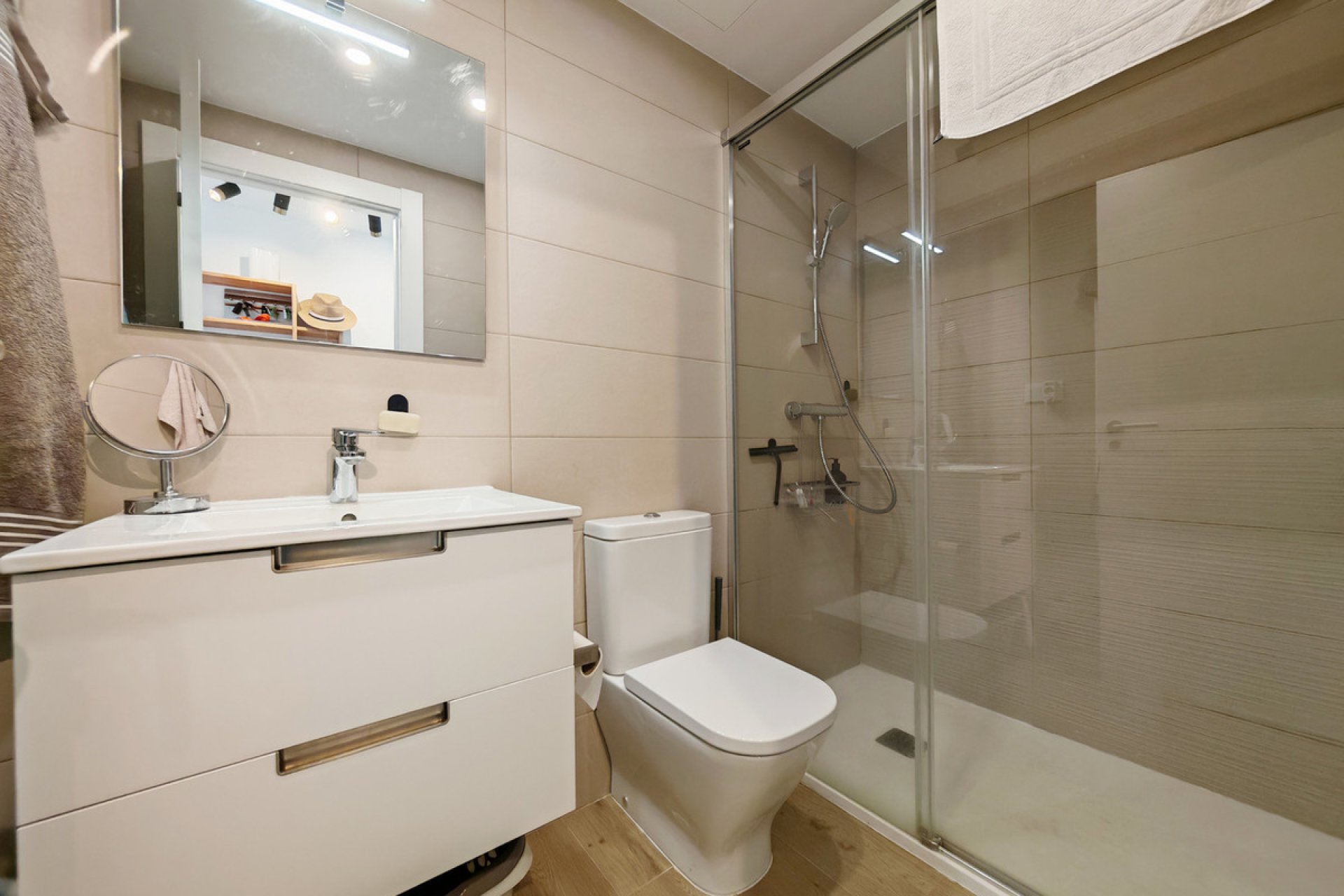 Resale - Apartment - Middle Floor Apartment - Estepona - Estepona Centro