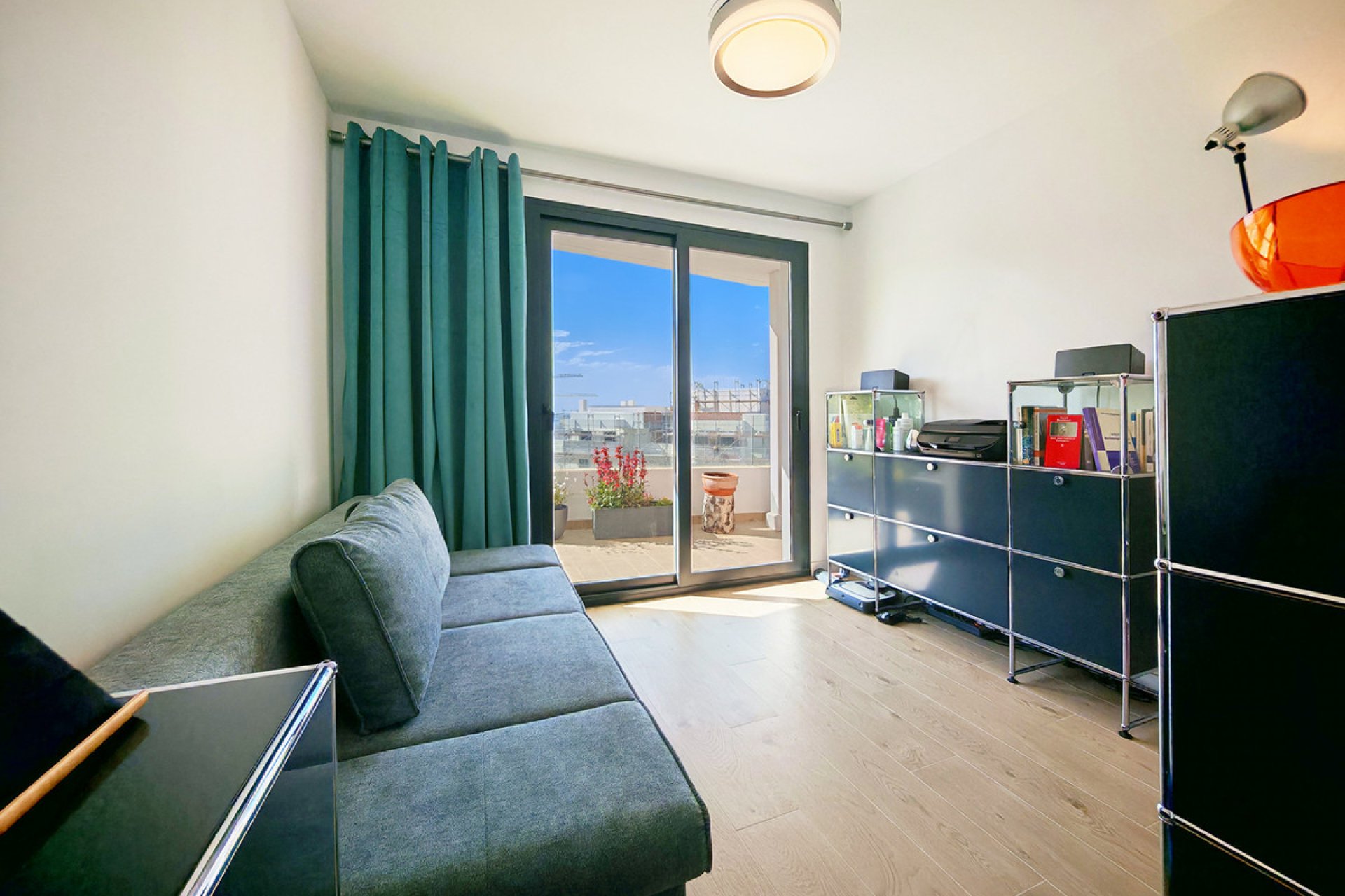 Resale - Apartment - Middle Floor Apartment - Estepona - Estepona Centro