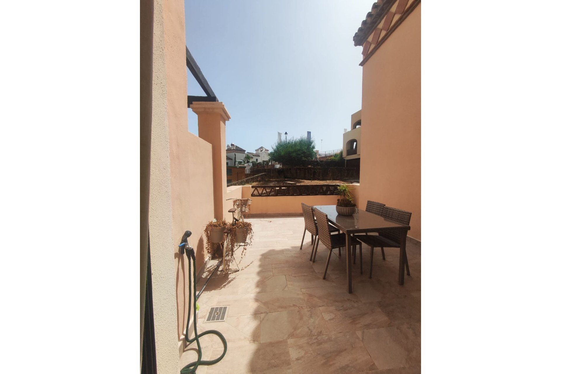 Resale - Apartment - Middle Floor Apartment - Estepona - Estepona Centro