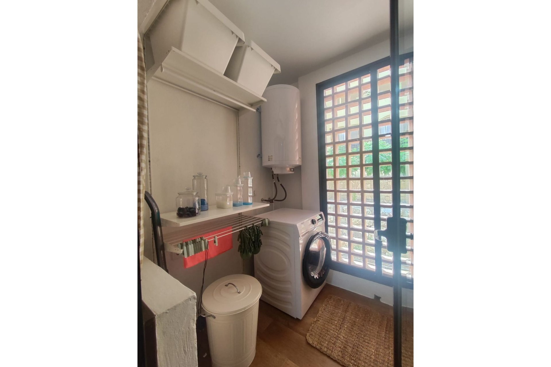 Resale - Apartment - Middle Floor Apartment - Estepona - Estepona Centro