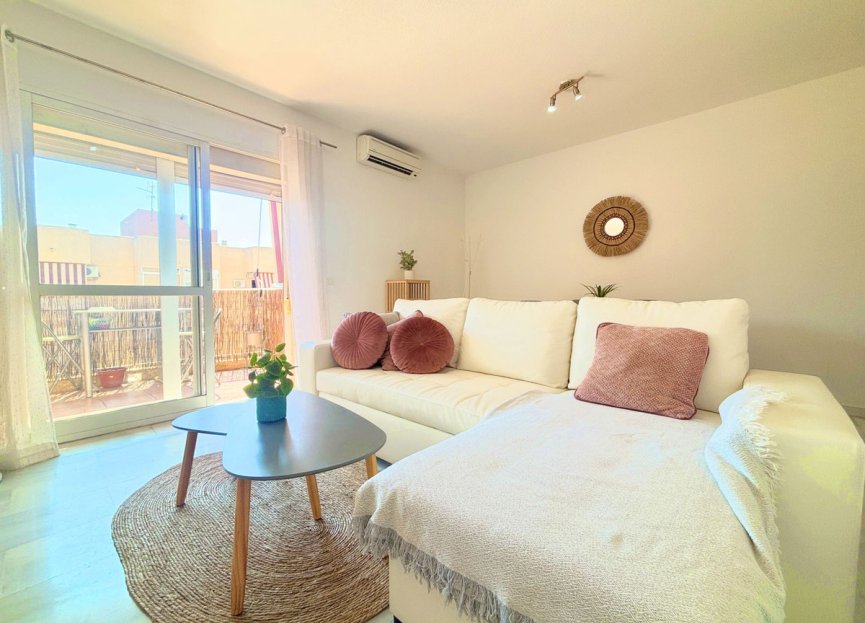 Resale - Apartment - Middle Floor Apartment - Estepona - Estepona Centro