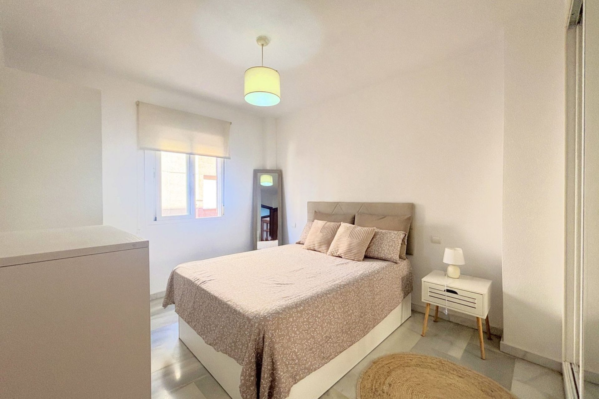 Resale - Apartment - Middle Floor Apartment - Estepona - Estepona Centro