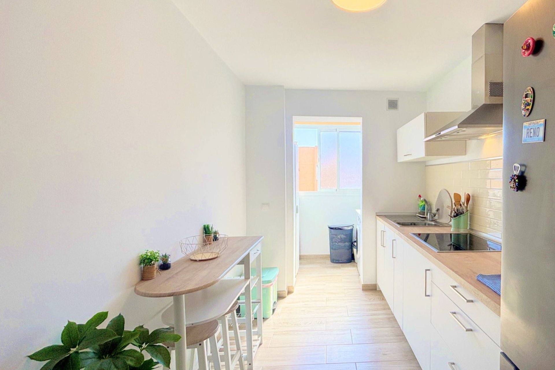 Resale - Apartment - Middle Floor Apartment - Estepona - Estepona Centro