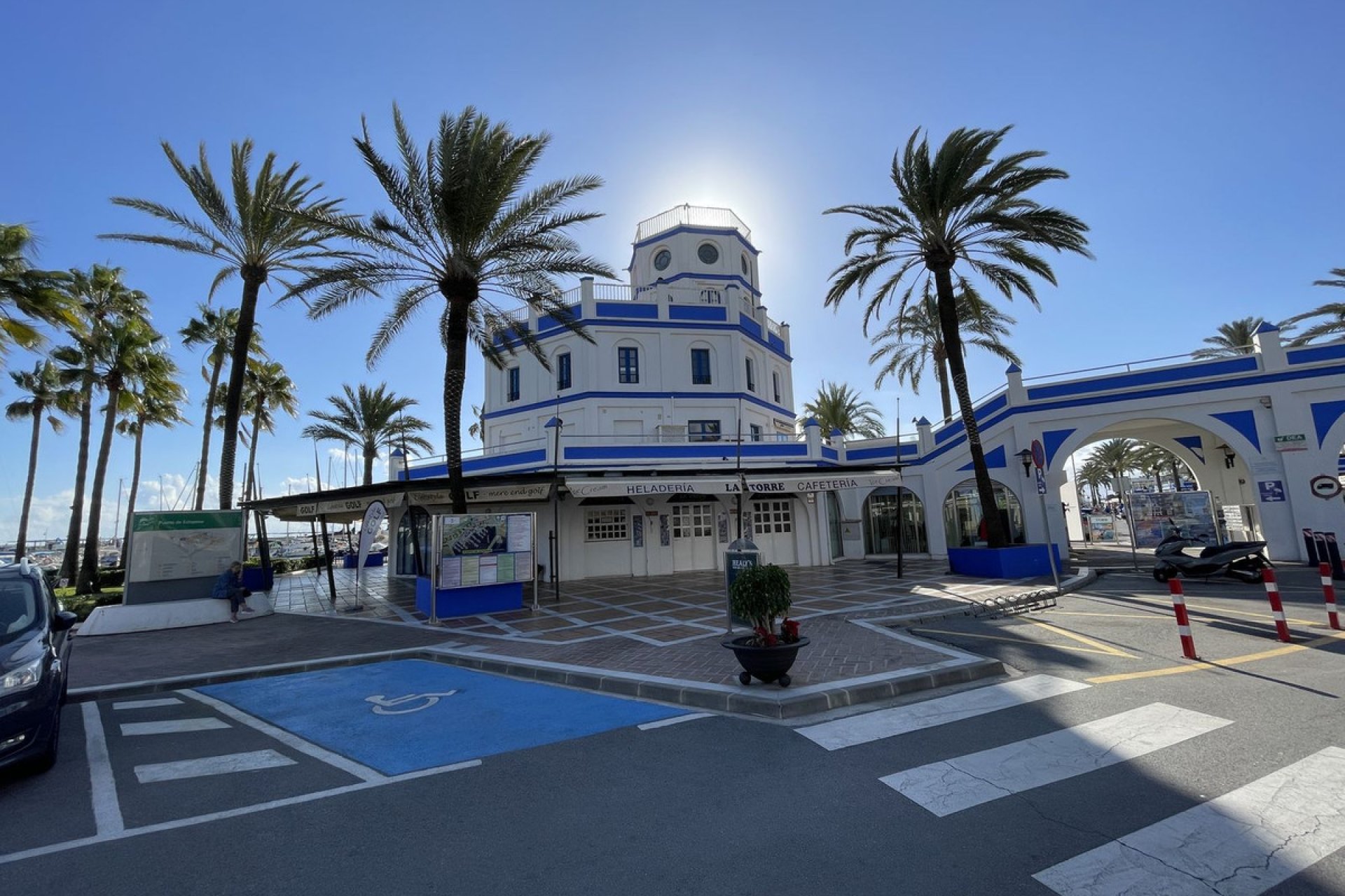 Resale - Apartment - Middle Floor Apartment - Estepona - Estepona Centro