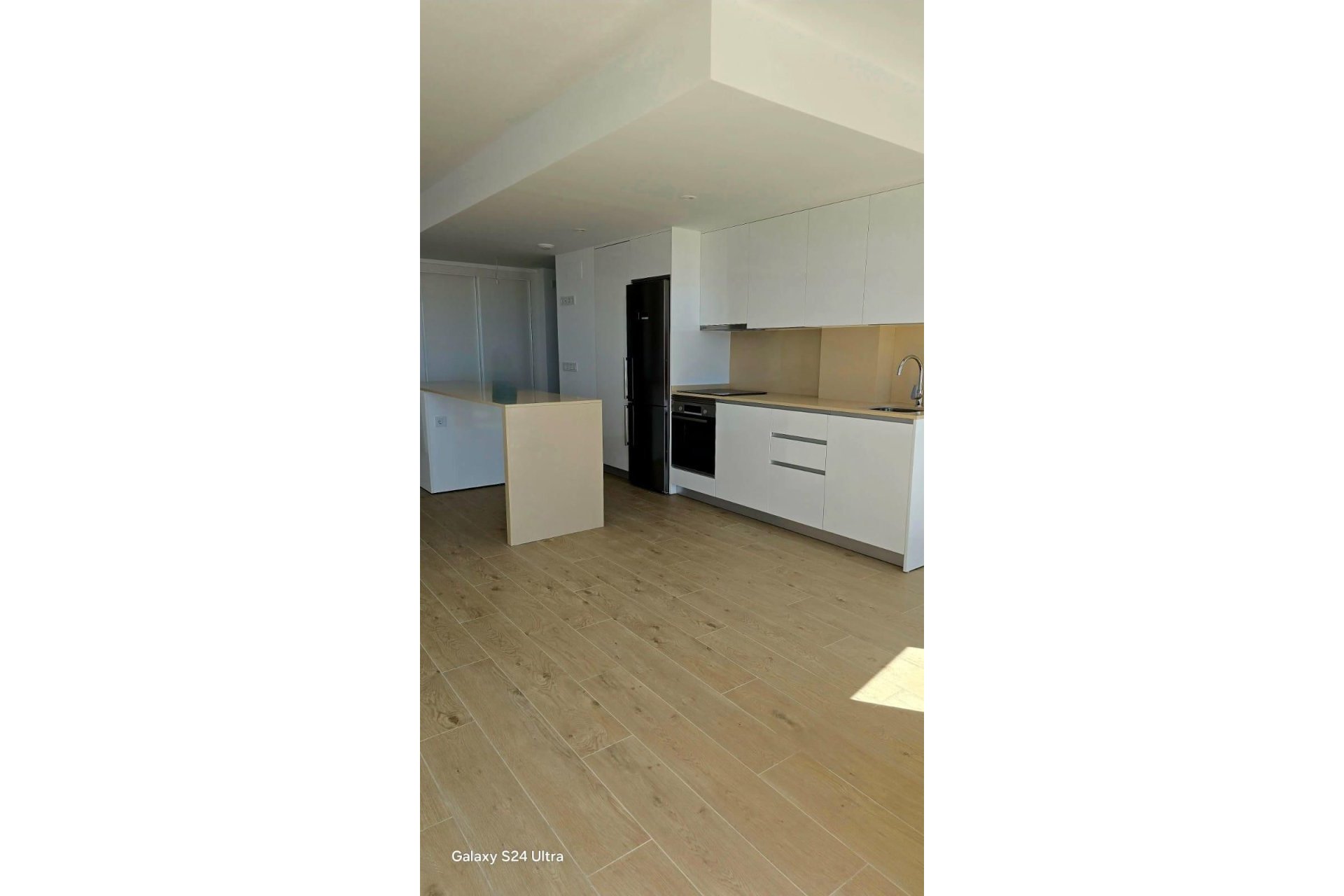 Resale - Apartment - Middle Floor Apartment - Estepona - Estepona Centro