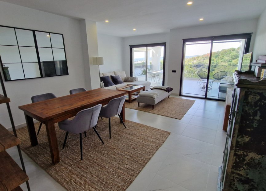 Resale - Apartment - Middle Floor Apartment - Estepona - Estepona Centro