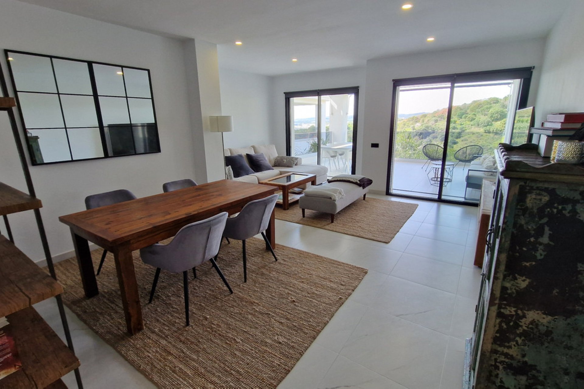 Resale - Apartment - Middle Floor Apartment - Estepona - Estepona Centro