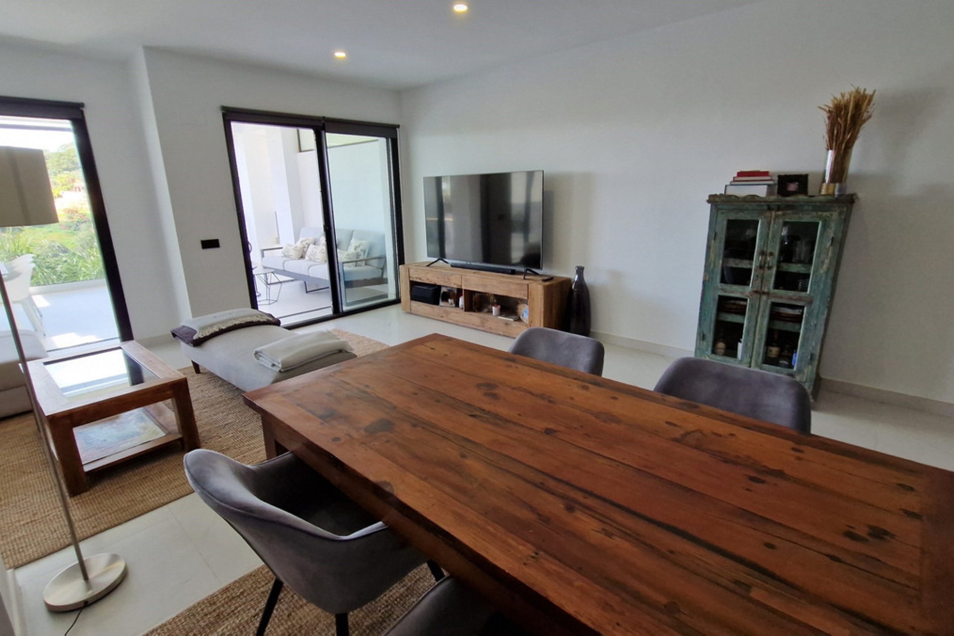 Resale - Apartment - Middle Floor Apartment - Estepona - Estepona Centro