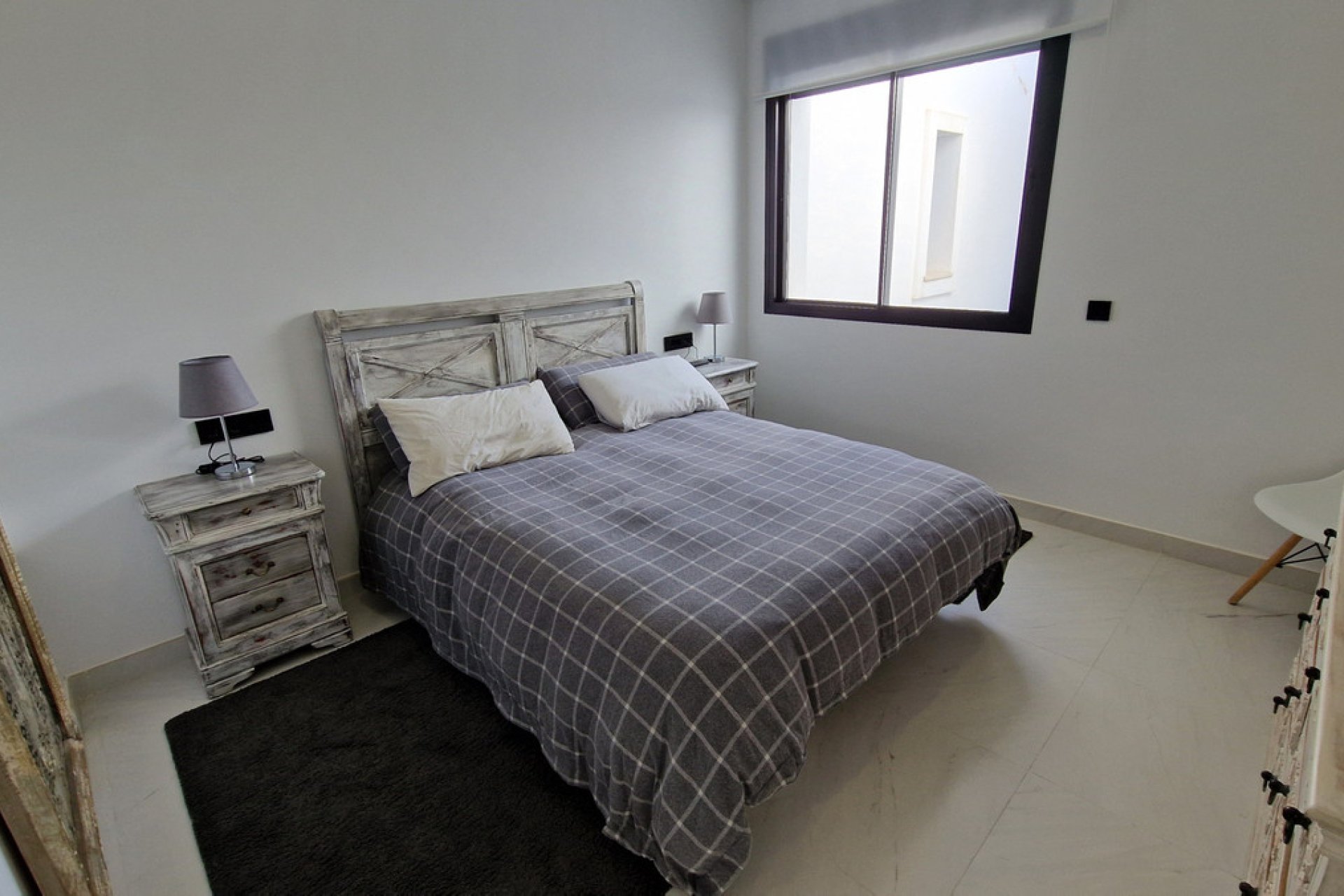 Resale - Apartment - Middle Floor Apartment - Estepona - Estepona Centro