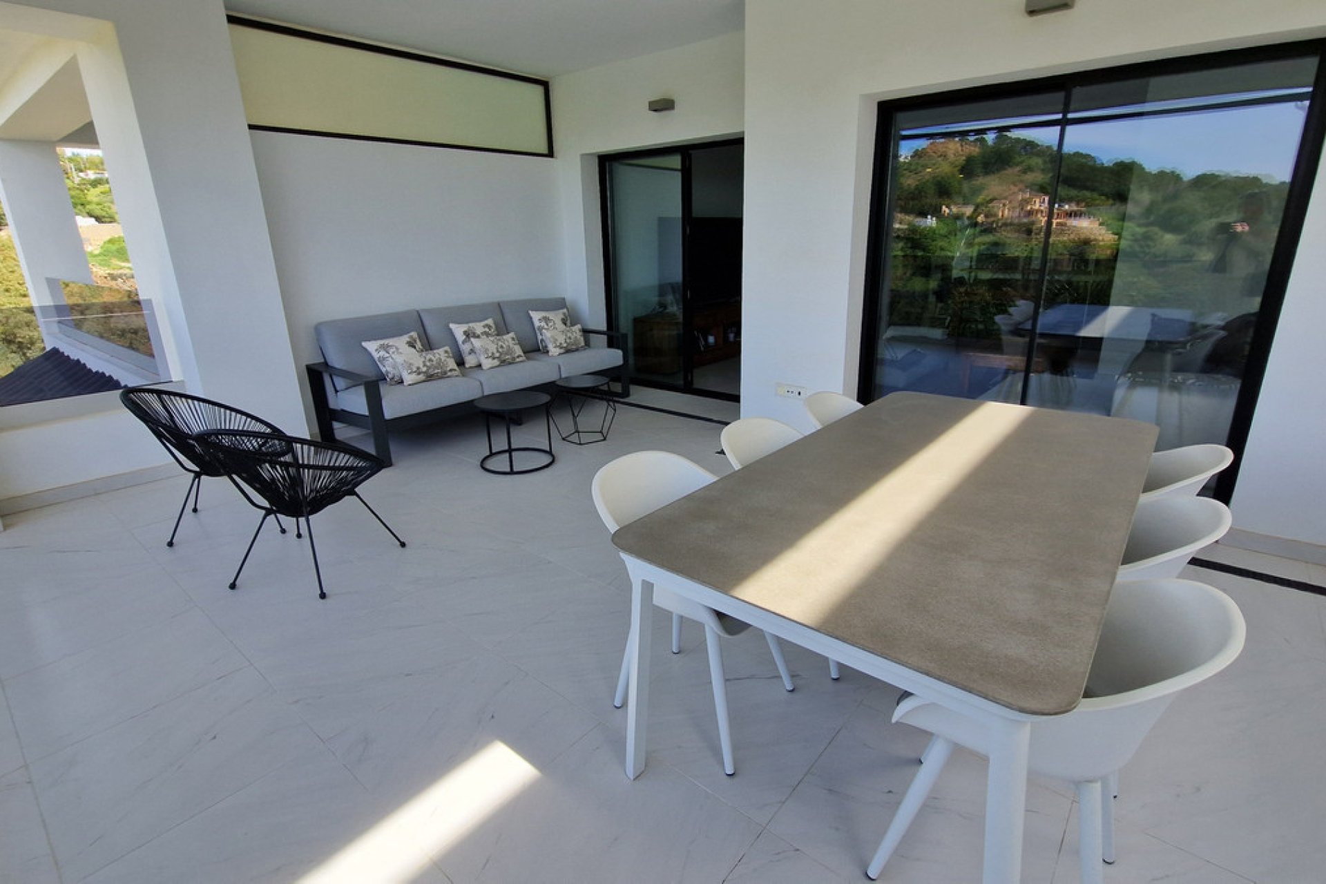 Resale - Apartment - Middle Floor Apartment - Estepona - Estepona Centro