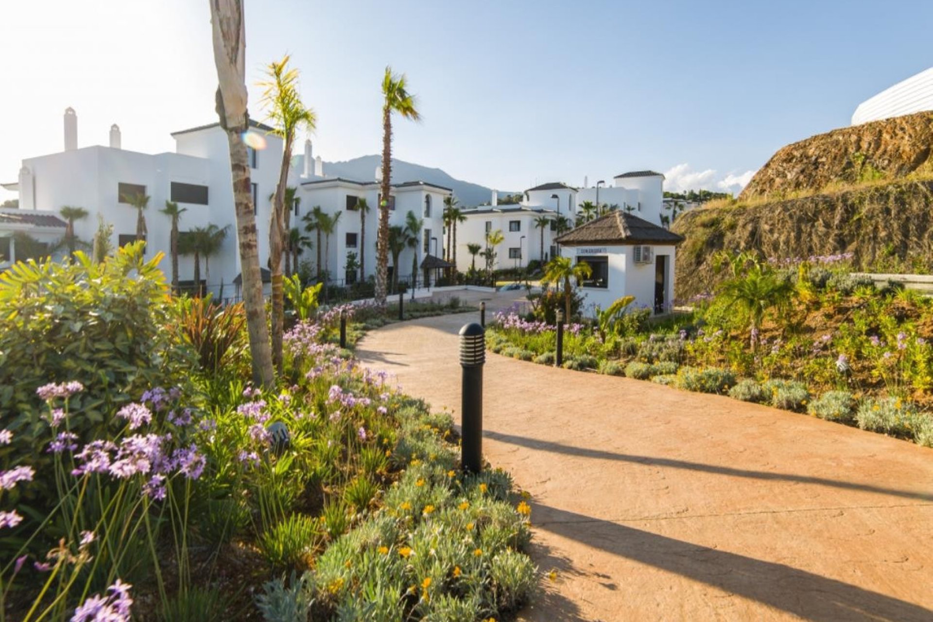 Resale - Apartment - Middle Floor Apartment - Estepona - Estepona Centro