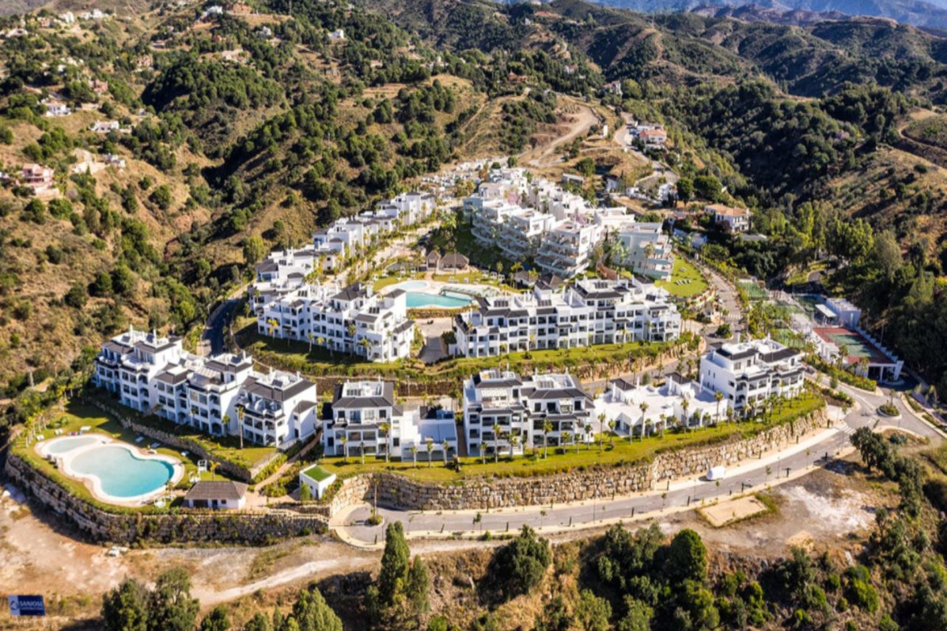 Resale - Apartment - Middle Floor Apartment - Estepona - Estepona Centro