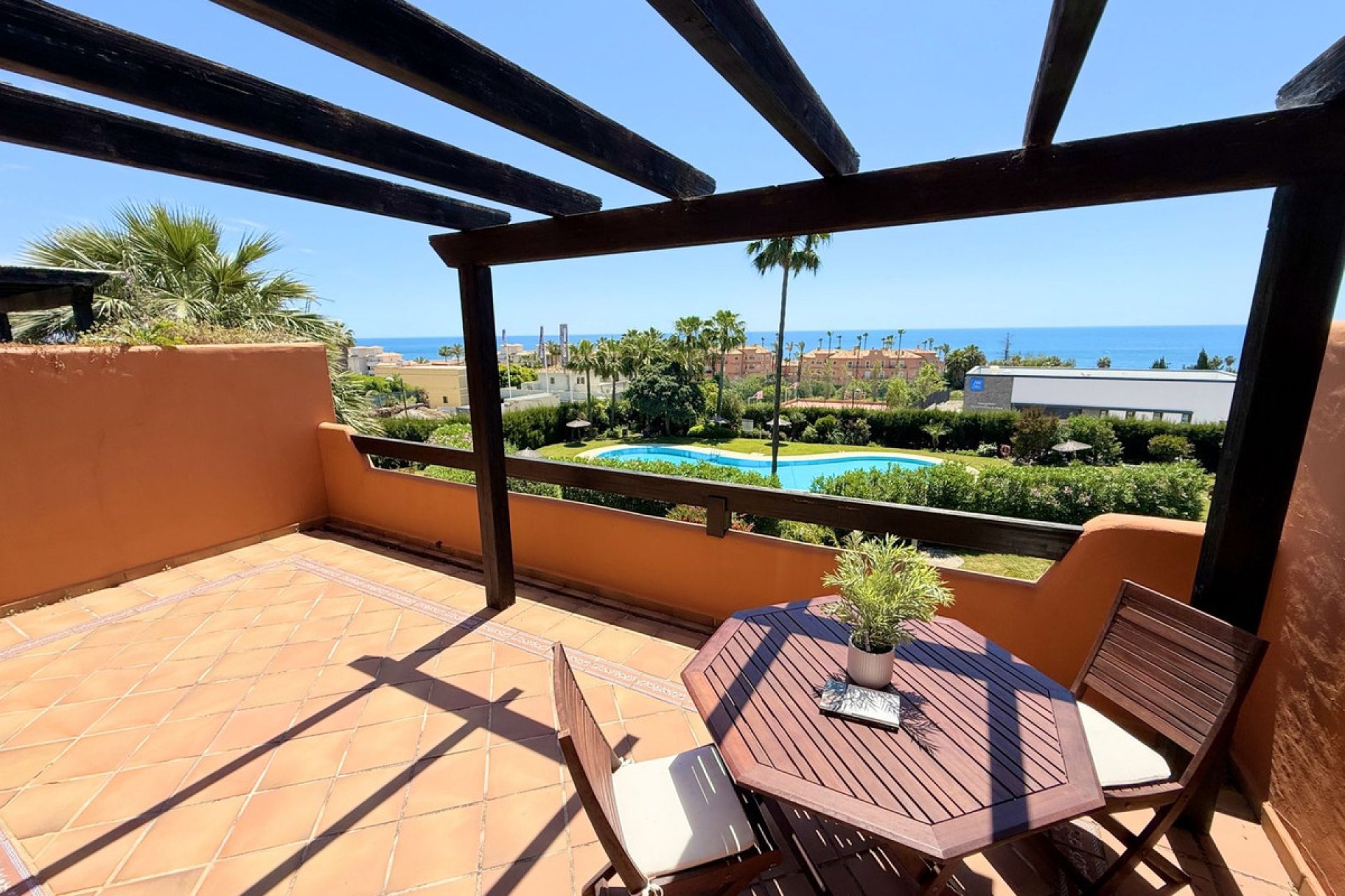 Resale - Apartment - Middle Floor Apartment - Estepona - Estepona Centro