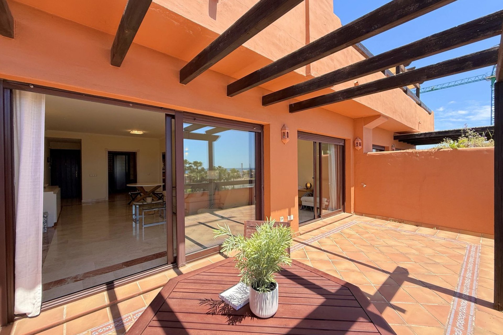 Resale - Apartment - Middle Floor Apartment - Estepona - Estepona Centro