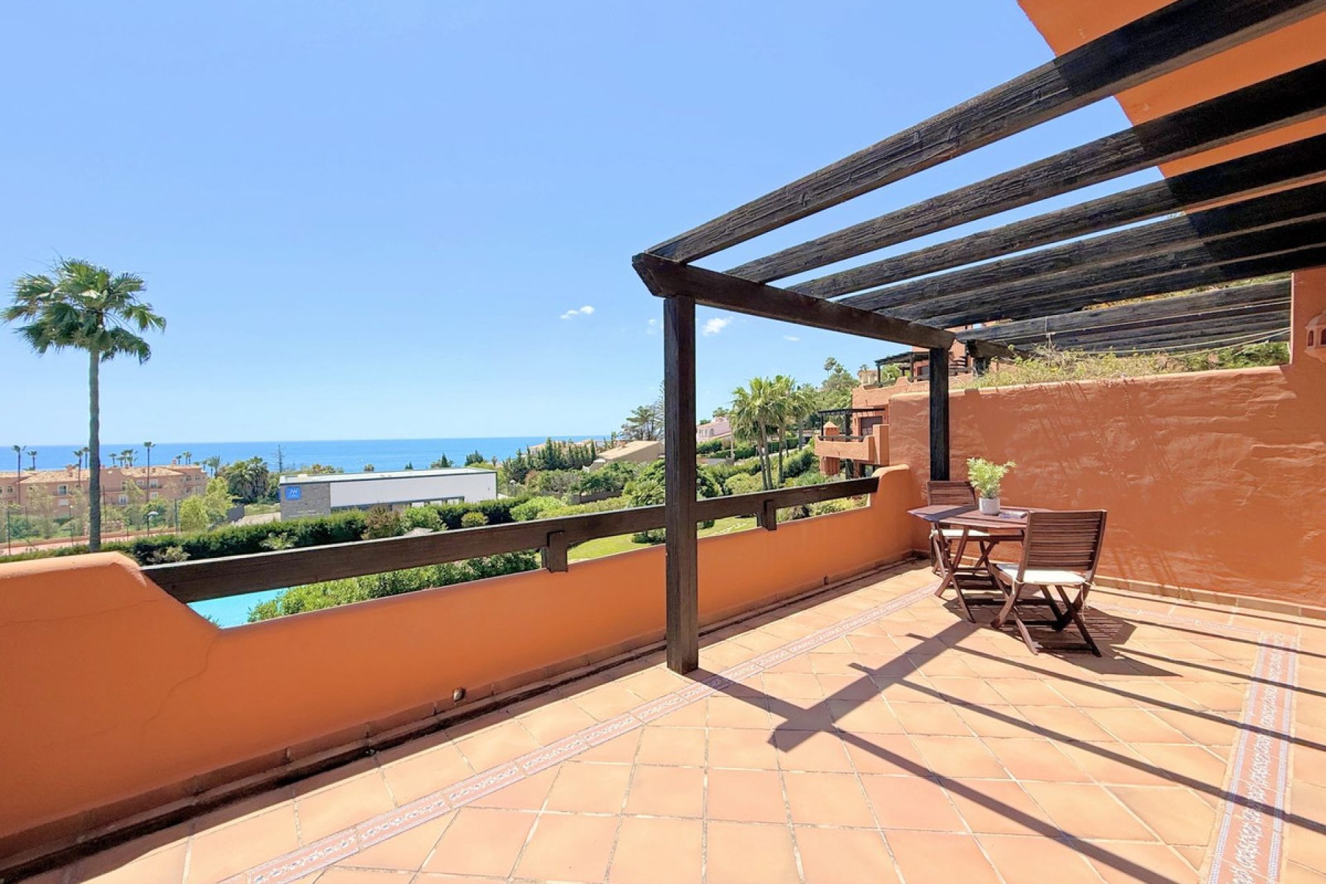 Resale - Apartment - Middle Floor Apartment - Estepona - Estepona Centro