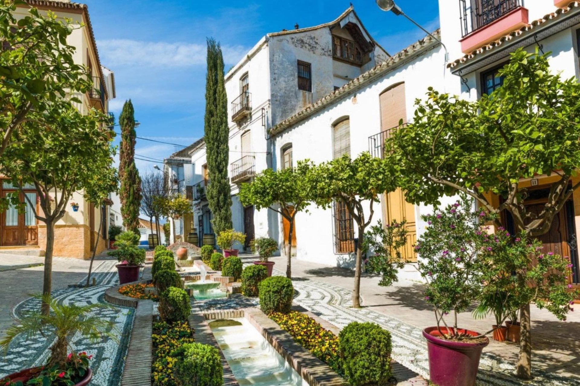 Resale - Apartment - Middle Floor Apartment - Estepona - Estepona Centro