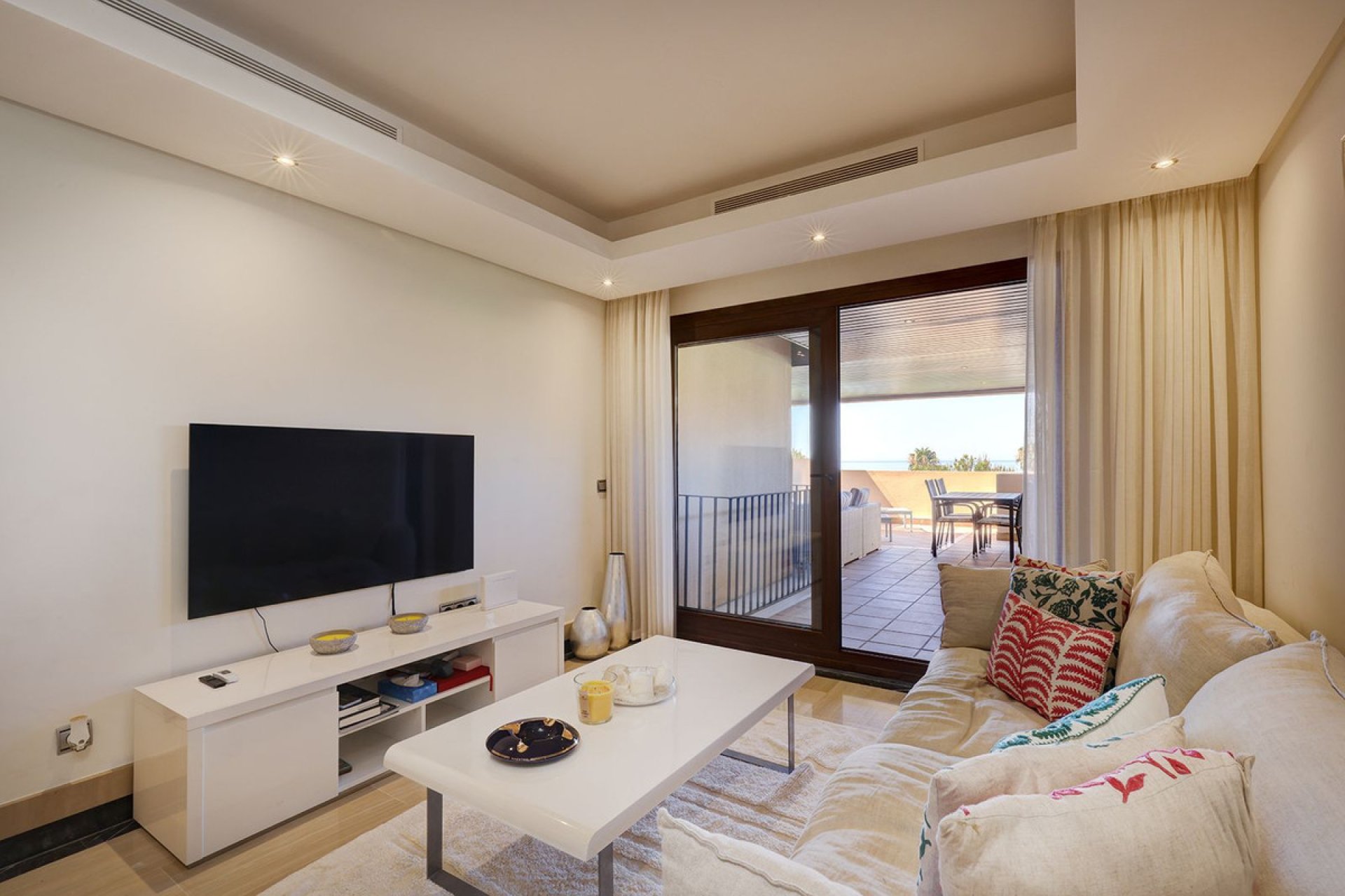 Resale - Apartment - Middle Floor Apartment - Estepona - Estepona Centro