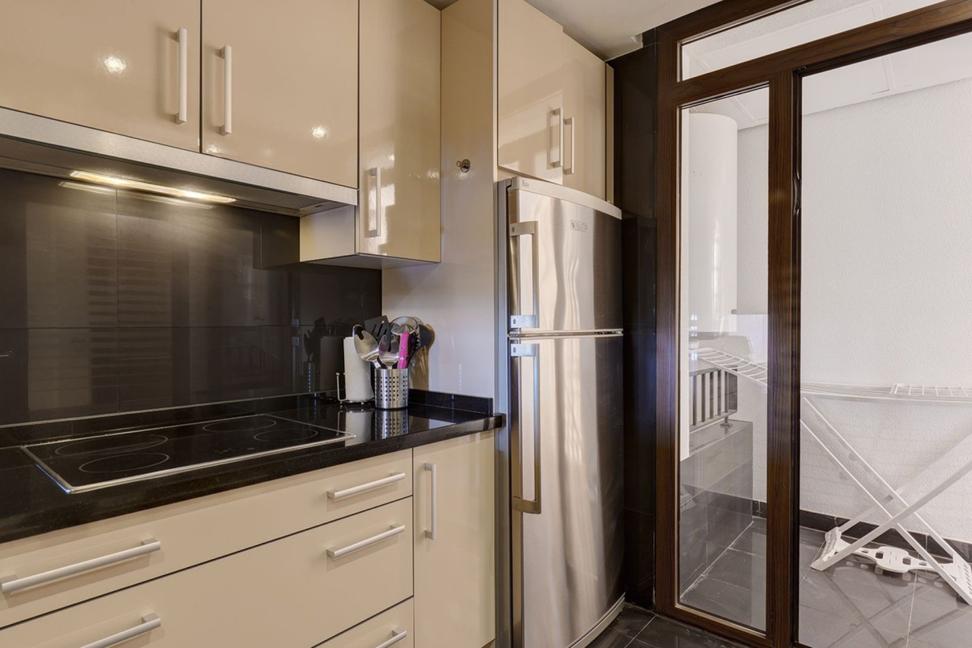 Resale - Apartment - Middle Floor Apartment - Estepona - Estepona Centro