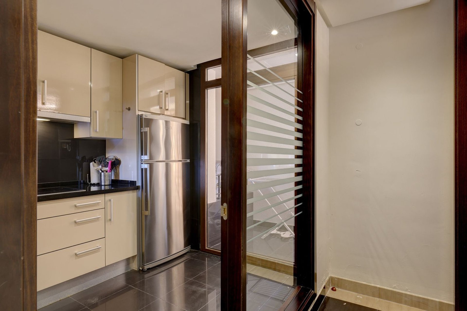 Resale - Apartment - Middle Floor Apartment - Estepona - Estepona Centro