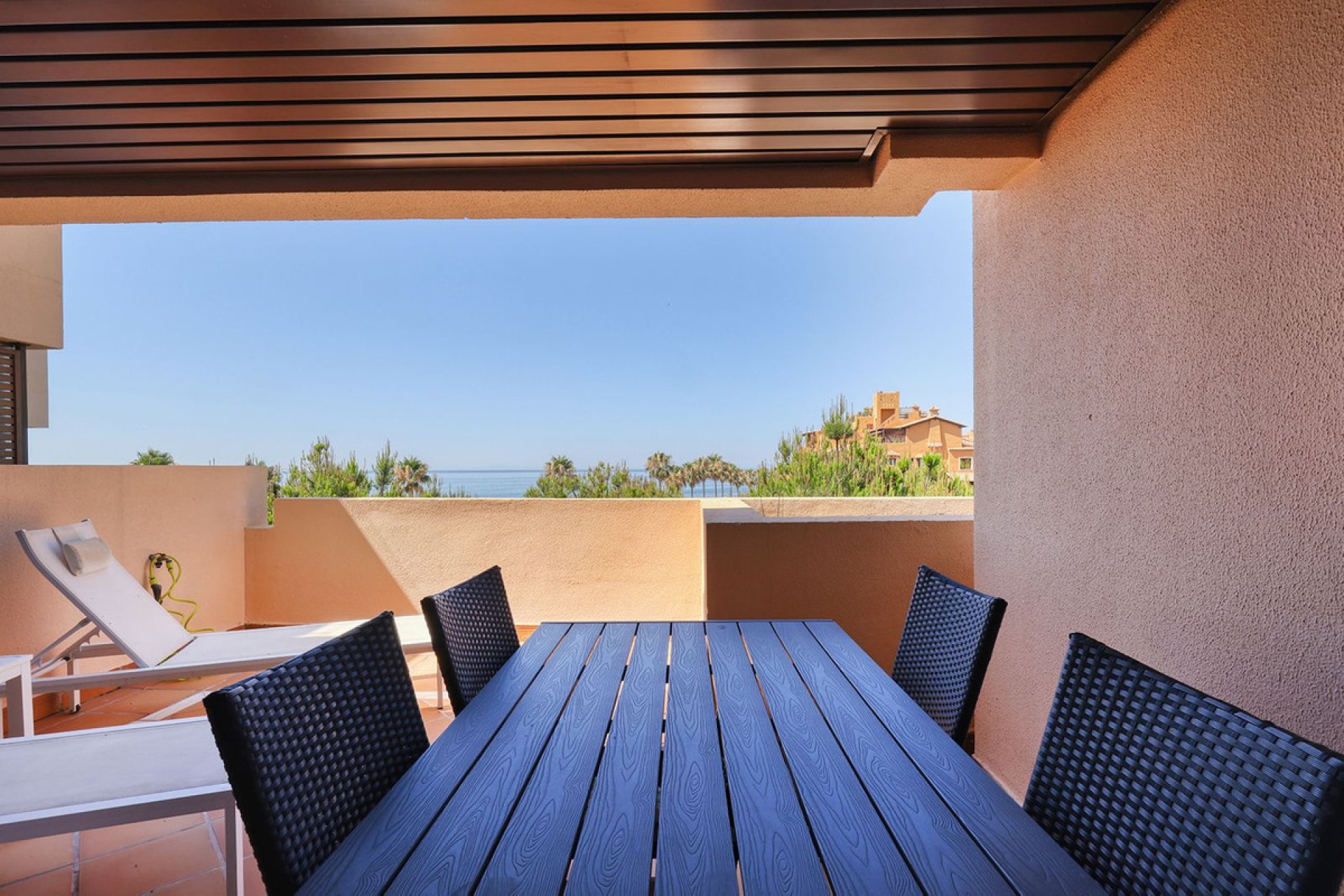 Resale - Apartment - Middle Floor Apartment - Estepona - Estepona Centro