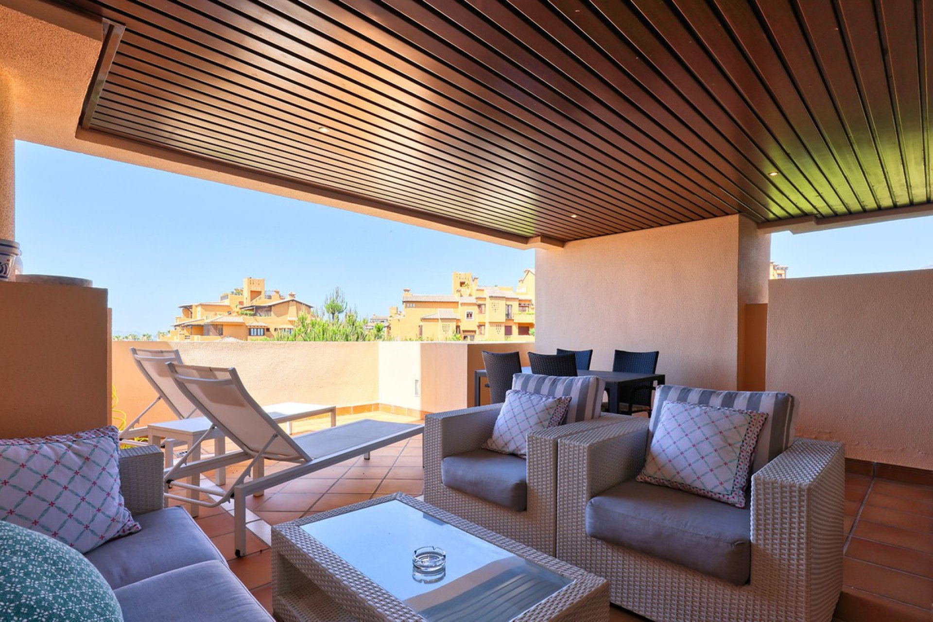 Resale - Apartment - Middle Floor Apartment - Estepona - Estepona Centro