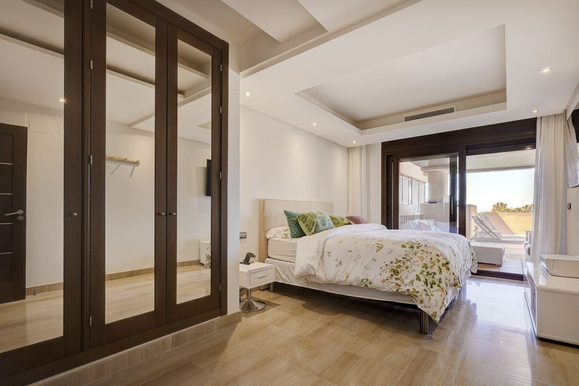 Resale - Apartment - Middle Floor Apartment - Estepona - Estepona Centro